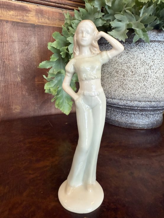 PinUp Meisje | Porseleinen beeldje