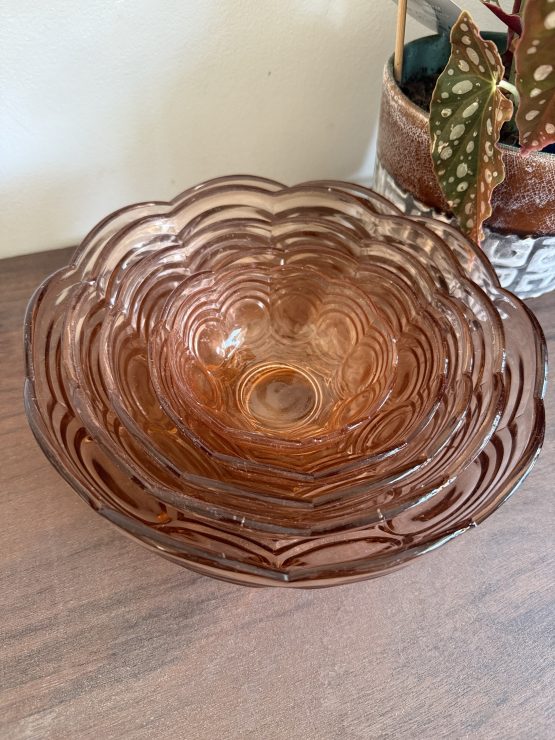 Vintage schalen set | 5 schalen | Frans roze glas - Afbeelding 2
