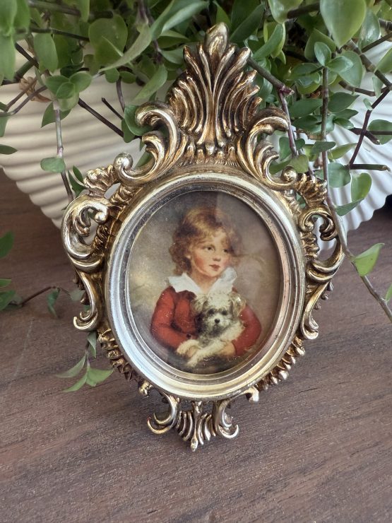Vintage Print in plastic lijstje | Meisje met hond - Afbeelding 3